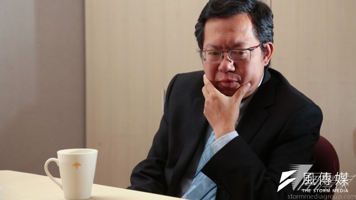 桃園市長當選人鄭文燦今(18)日再公布新一波的市府團隊名單,其中受矚目的是航空城公司董事長由民進黨前立委、台鹽前董事長鄭寶清接任,而捷運公司董事長則由前交通部次長、前高鐵局長何煖軒接掌。(余志偉攝) 桃園市長當選人鄭文燦今(18)日再公布新一波的市府團隊名單,其中受矚目的是航空城公司董事長由民進黨前立委、台鹽前董事長鄭寶清接任,而捷運公司董事長則由前交通部次長、前高鐵局長何煖軒接掌。(余志偉攝)