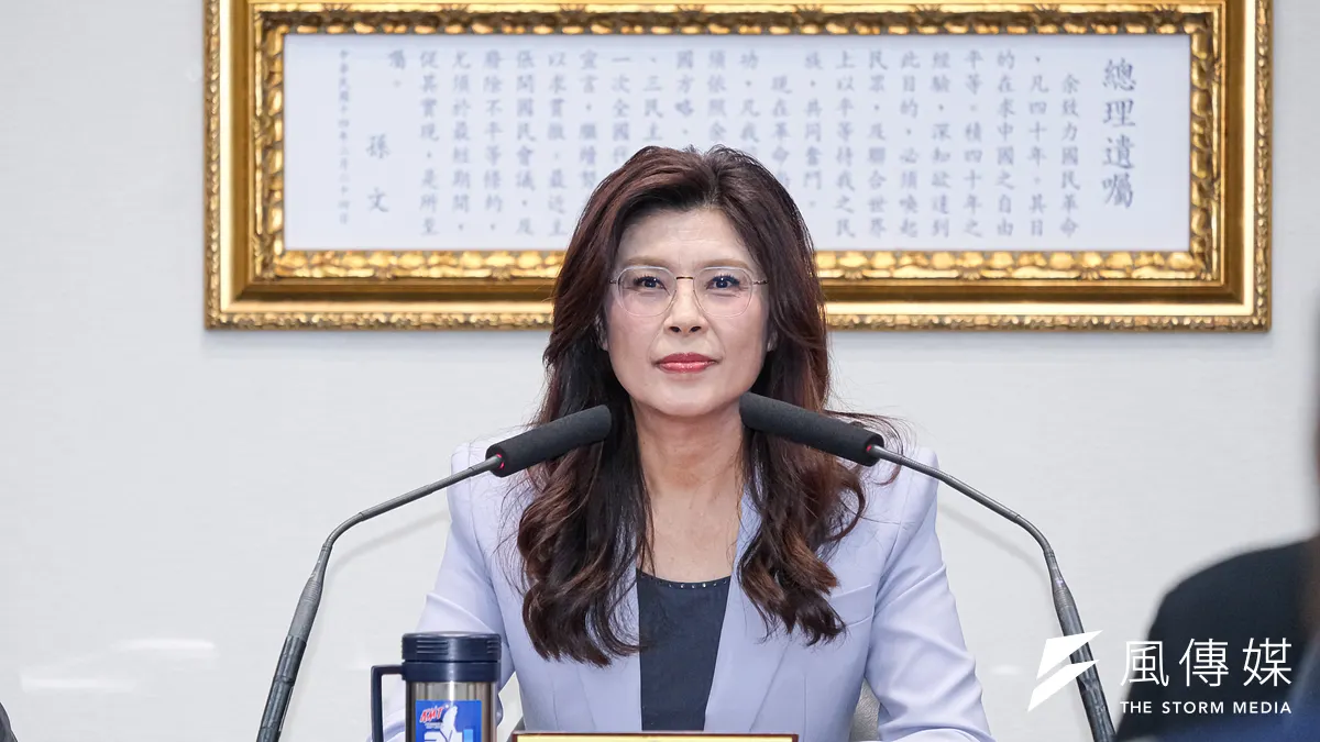 鄭麗文在黨內頻頻遭受保守勢力,應該說親美派的挑戰,已經明顯到讓寄望藍天再現的選民失望,這趟大陸訪程的核心成員,顯然沒有所謂「疑鄭派」,也給鄭麗文等人回台後埋下危機伏筆。圖為國民黨主席鄭麗文。(劉偉宏攝)