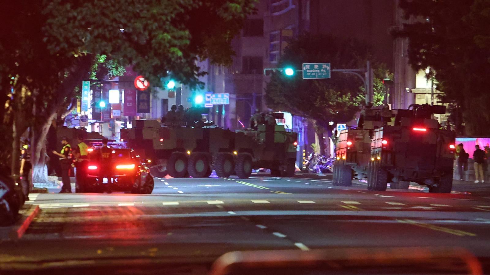 漢光演習》賴清德首度參與演練 萬鈞車隊急奔國防部!美軍也現身觀摩
