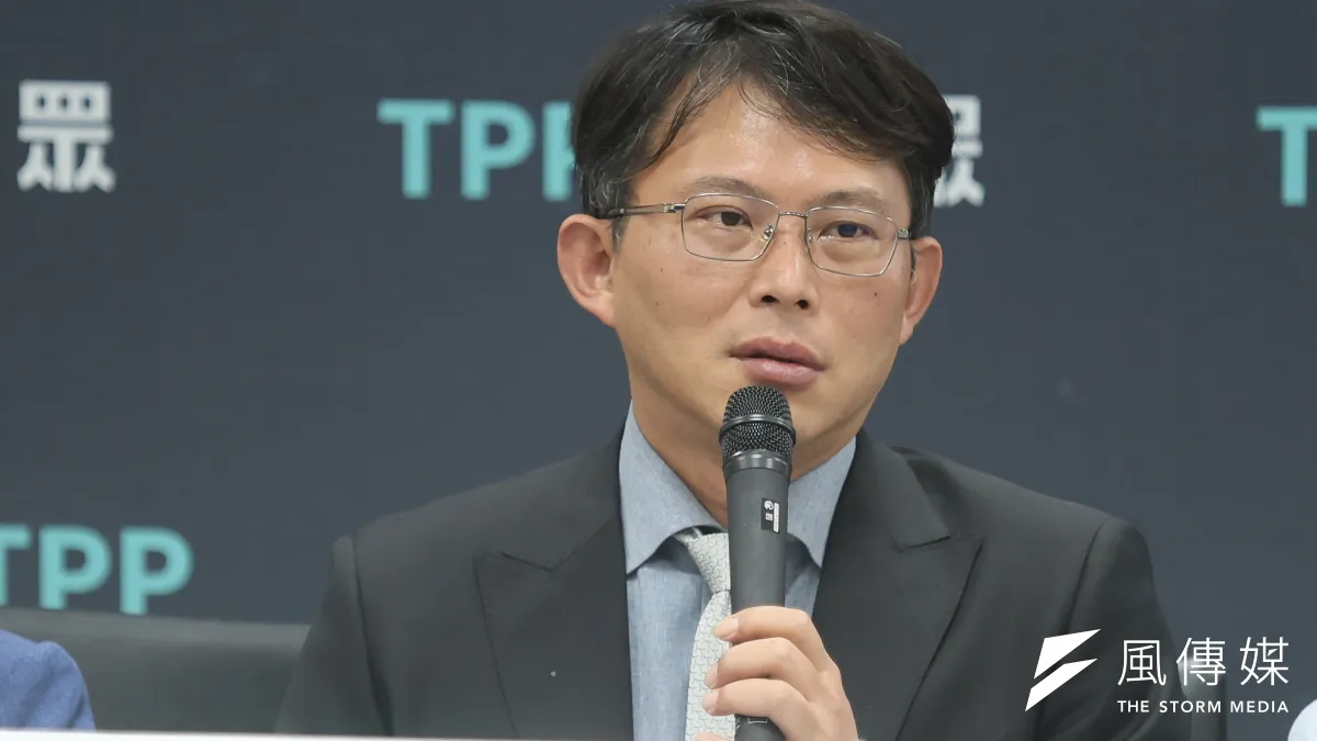 有綠營支持者在網路上發文暗示要「肉搜黃國昌小孩」。(柯承惠攝)
