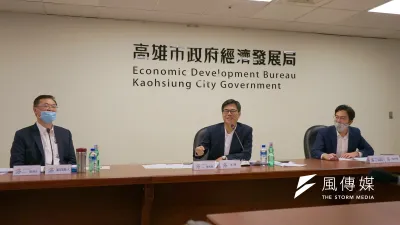 羅達生副市長(左起),陳其邁市長,經發局長廖泰翔,高市府招商鐵三角再度合體力拼主動招商。(圖/徐炳文攝)