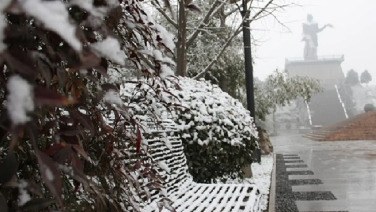 雪中教稼園內的后稷雕像。