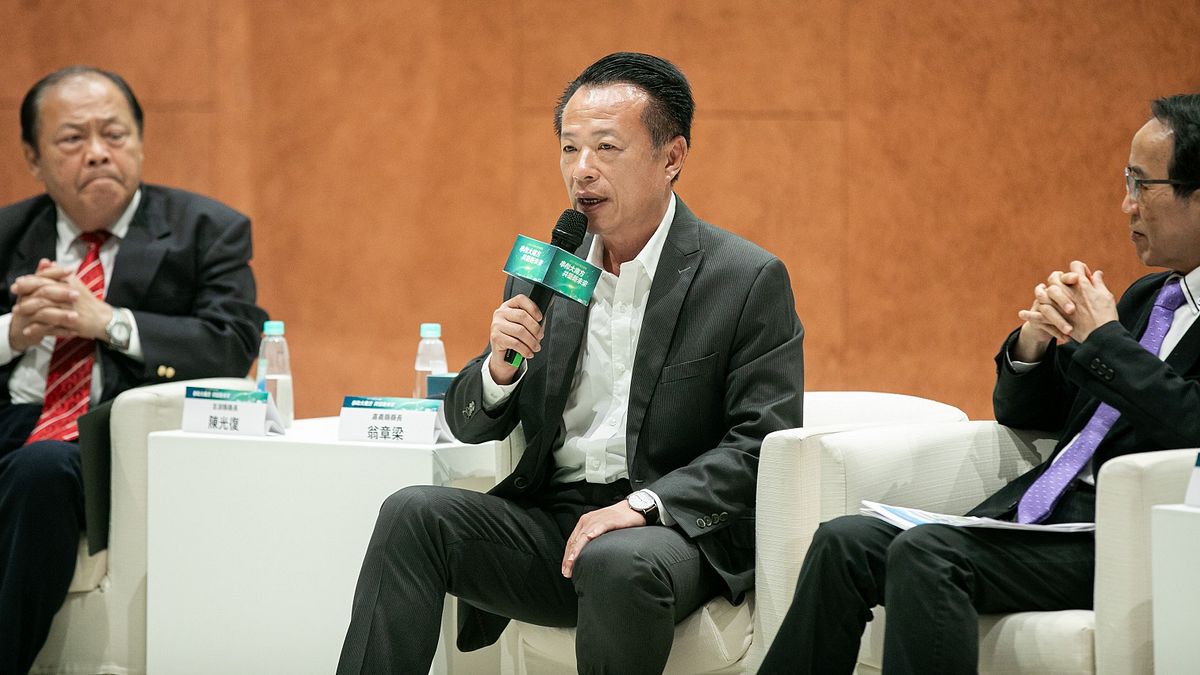 嘉義縣長翁章梁參與「2023前進大南方」論壇,進行專題演講。(圖/嘉義縣政府新聞處提供) 嘉義縣長翁章梁參與「2023前進大南方」論壇,進行專題演講。(圖/嘉義縣政府新聞處提供)