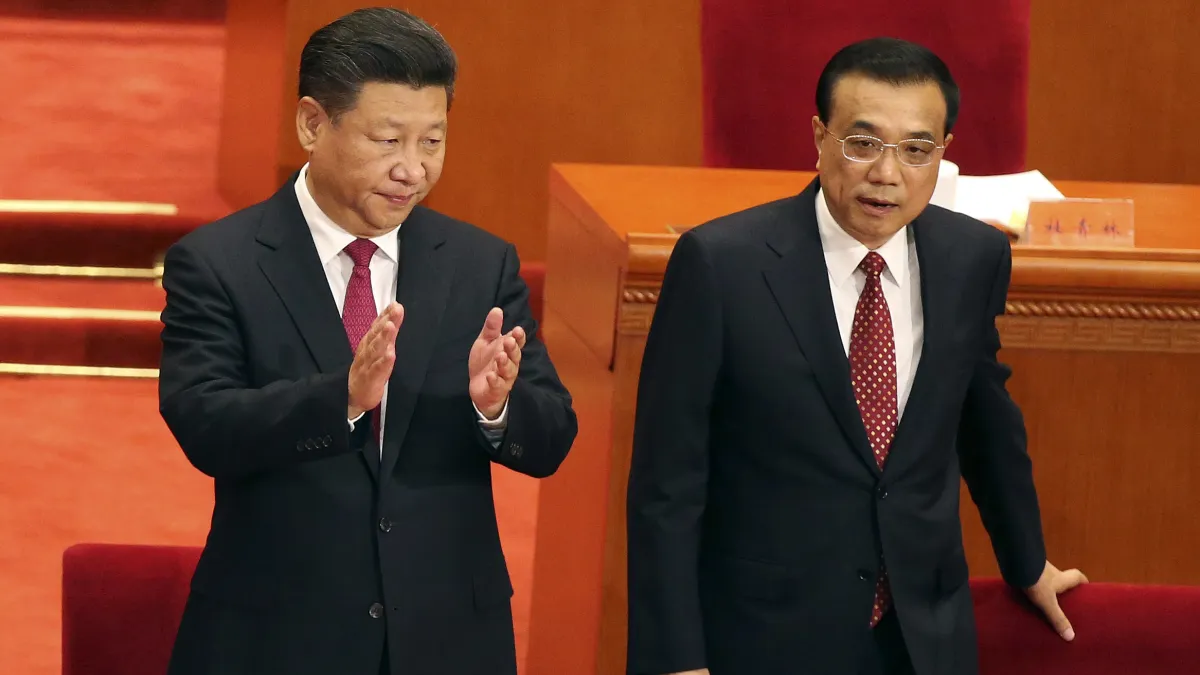 裴敏欣指出,威權體制下的中國經濟發展容易導致權貴資本主義,其根本原因是統治精英控制了巨大的經濟資源和有對產權的絕對定義和支配權。圖為習近平(左)、李克強。(AP)