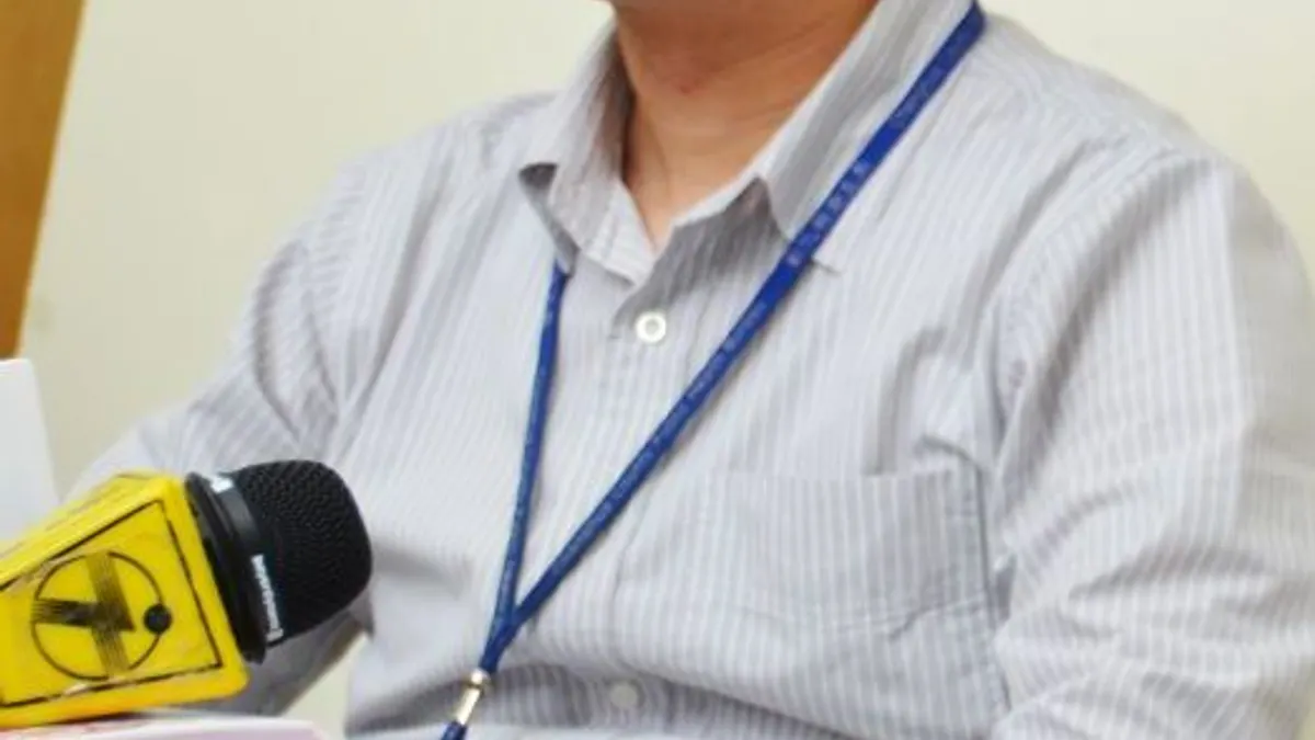 彰化縣衛生局先前針對接受居家檢疫無症狀的民眾進行篩檢引發爭議,局長葉彥伯(見圖)22日受訪時表示,衛生局在接到衛福部疾管署公文後已經喊停,面對政風調查,他就是靜待調查結果出爐。(資料照,取自彰化縣政府新聞局網站) 彰化縣衛生局先前針對接受居家檢疫無症狀的民眾進行篩檢引發爭議,局長葉彥伯(見圖)22日受訪時表示,衛生局在接到衛福部疾管署公文後已經喊停,面對政風調查,他就是靜待調查結果出爐。(資料照,取自彰化縣政府新聞局網站)