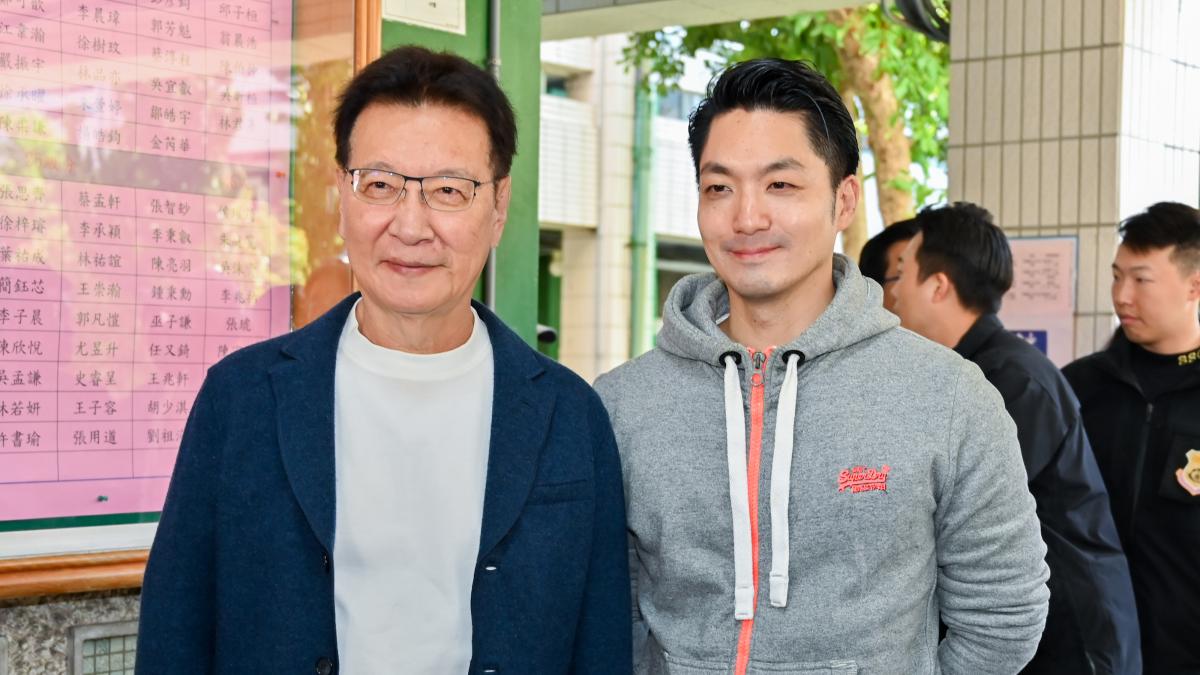 蔣萬安親上火線!藍支持者響應反毒油 「少康戰情室」凱道集會前收視回魂