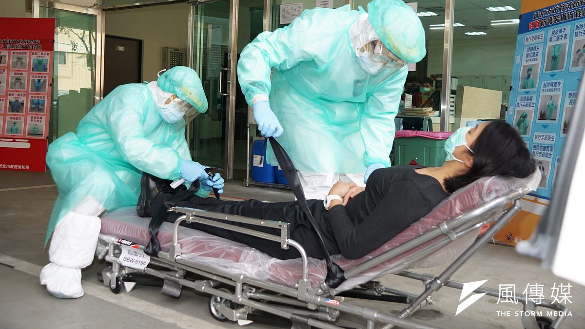 台灣的現狀好的令人無法想像,嚴加戒備的我們、努力奮鬥的一線人員、焦頭爛額的官長、看顧保守我們的 神,成就了台灣這個武漢肺炎的淨土。(資料照,盧逸峰攝) 台灣的現狀好的令人無法想像,嚴加戒備的我們、努力奮鬥的一線人員、焦頭爛額的官長、看顧保守我們的 神,成就了台灣這個武漢肺炎的淨土。(資料照,盧逸峰攝)