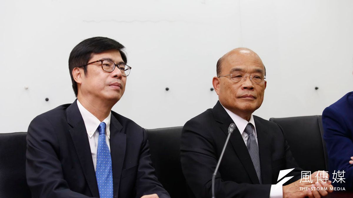 《中時》相關新聞要經由幕僚報告,才入得了蘇貞昌(右)耳裡。(郭晉瑋攝) 《中時》相關新聞要經由幕僚報告,才入得了蘇貞昌(右)耳裡。(郭晉瑋攝)