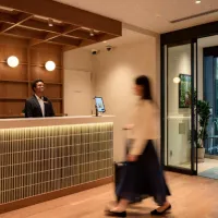 株式会社セクションLは、ホテル事業の新たな統括ブランド「Eave Hospitality」を立ち上げ、2つの新ブランドを発表。東京・熊本・京都でのホテル開発を進め、事業拡大を図る。(Section L PR事務局提供) 株式会社セクションLは、ホテル事業の新たな統括ブランド「Eave Hospitality」を立ち上げ、2つの新ブランドを発表。東京・熊本・京都でのホテル開発を進め、事業拡大を図る。(Section L PR事務局提供)