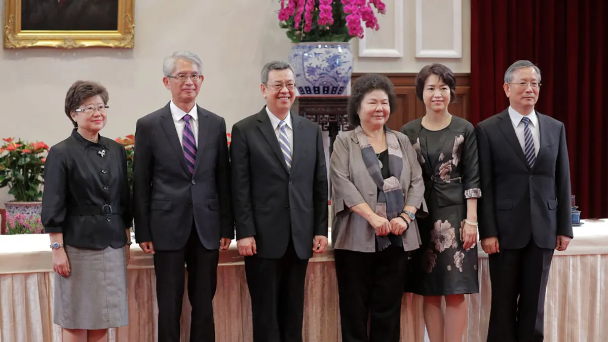 總統蔡英文在五月底提名楊惠欽、蔡宗珍、謝銘洋、呂太郎等四人為新任大法官,不到一個月便火速完成審查程序。(資料照,總統府提供)