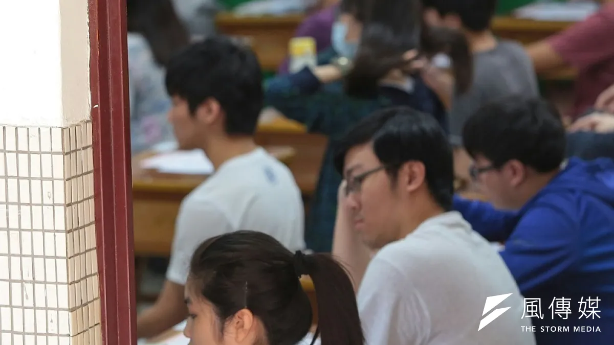 教育部宣布擴大國中升學免試範圍,將完全不看會考成績,朝真正的免試邁進。(圖為國中會考)