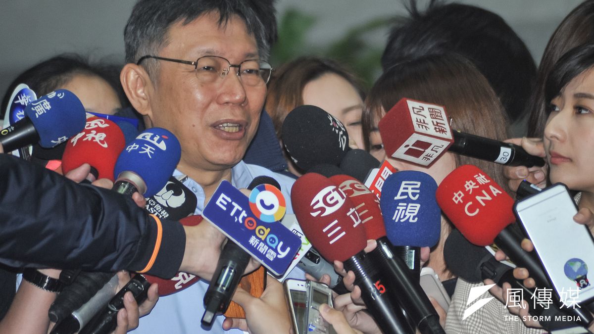 台北市長柯文哲29日受訪時被問到與立法院長蘇嘉全的交情,柯文哲說私下沒什麼交往。(甘岱民攝) 台北市長柯文哲29日受訪時被問到與立法院長蘇嘉全的交情,柯文哲說私下沒什麼交往。(甘岱民攝)