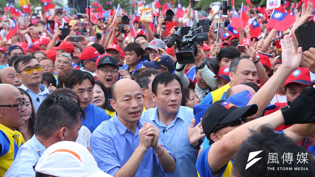作者認為,當韓國瑜越看越像陳水扁,人們不應再雙重標準了!(資料照,顏麟宇攝) 作者認為,當韓國瑜越看越像陳水扁,人們不應再雙重標準了!(資料照,顏麟宇攝)