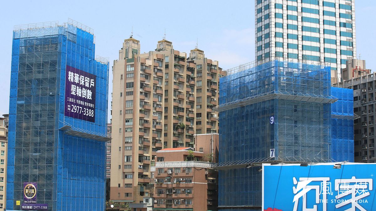 自去年起紛擾的北市建商囤房稅能否順利過關?藍綠與小黨議員大多保持樂觀態度。(資料照,柯承惠攝) 自去年起紛擾的北市建商囤房稅能否順利過關?藍綠與小黨議員大多保持樂觀態度。(資料照,柯承惠攝)