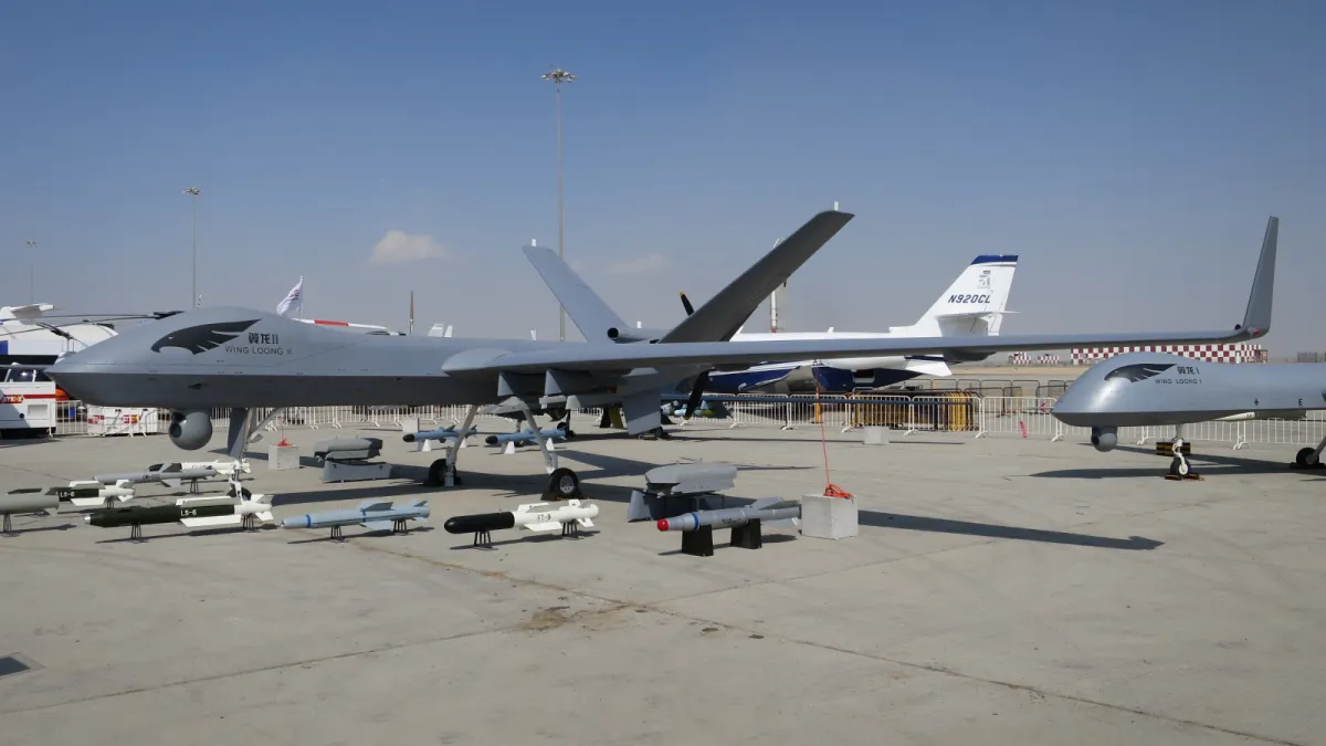 2017年杜拜空軍展,中國製造的翼龍II無人機。(Mztourist@wikipediaCCBYSA4.0)
