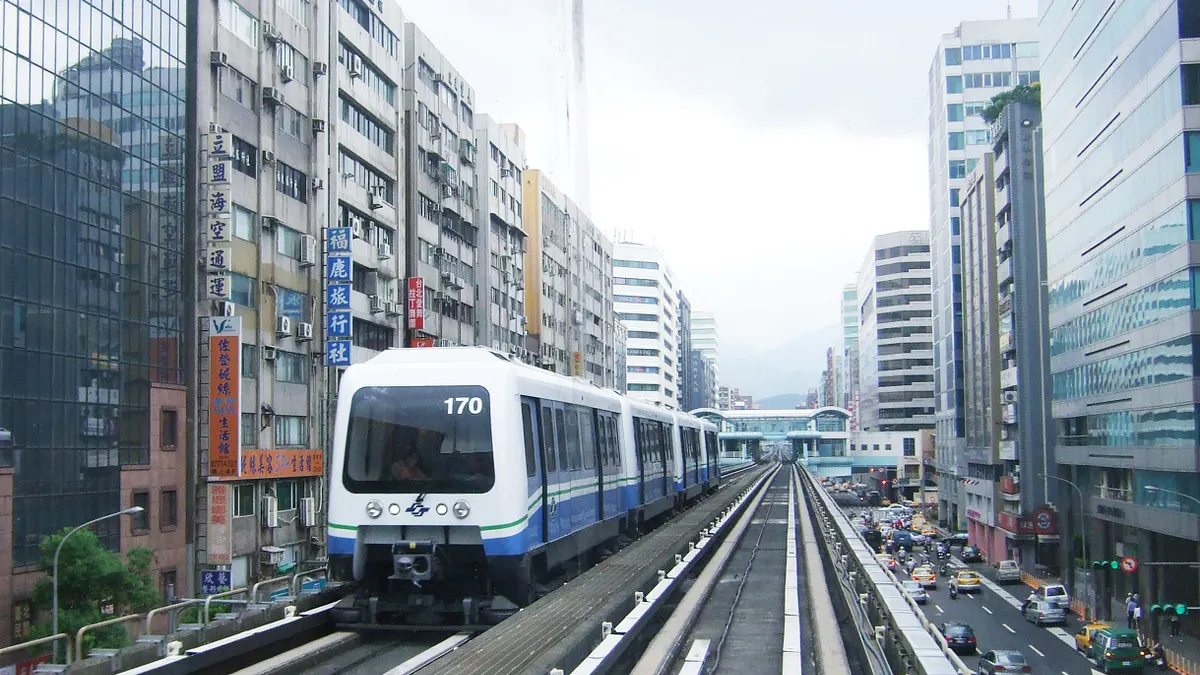 儘管現在科技進步,我們似乎還是會懷念過去那個含蓄而純真的年代(圖/H.T. Yu@flickr) 儘管現在科技進步,我們似乎還是會懷念過去那個含蓄而純真的年代(圖/H.T. Yu@flickr)