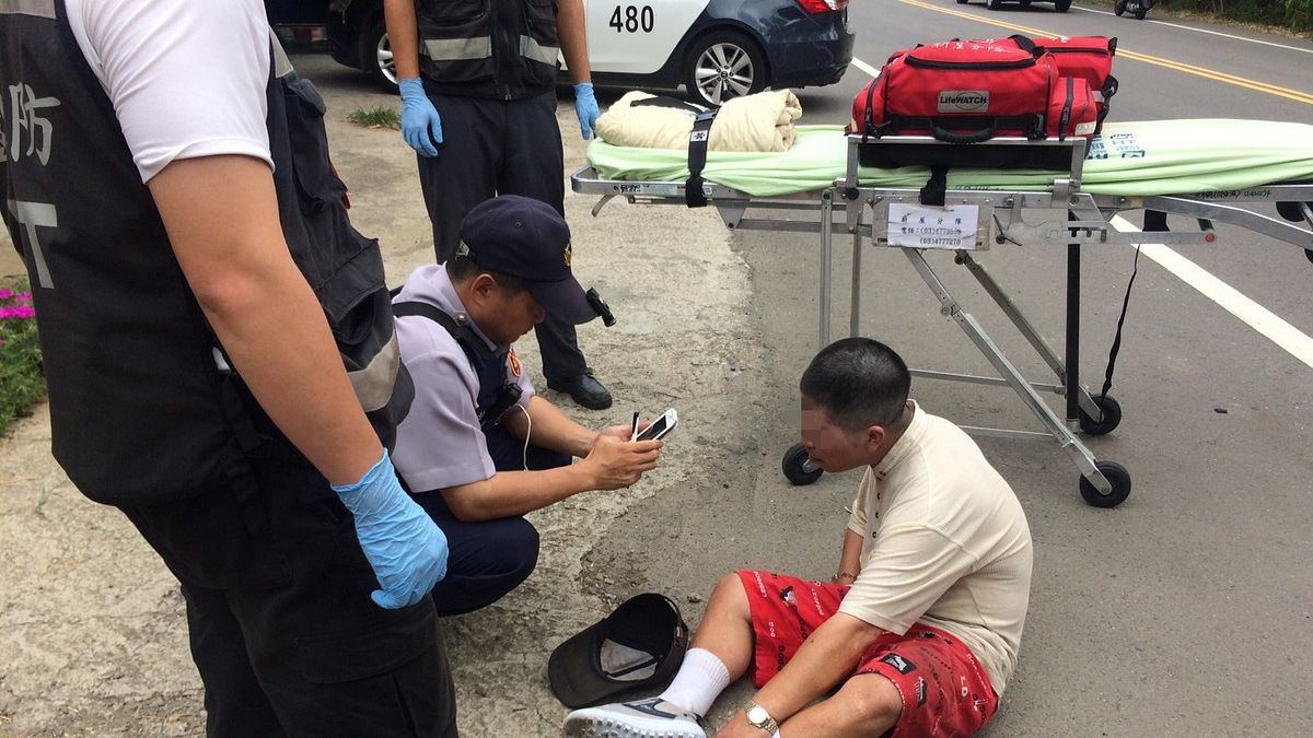 失智民眾中暑昏倒 警方送醫協助返家 失智民眾中暑昏倒 警方送醫協助返家