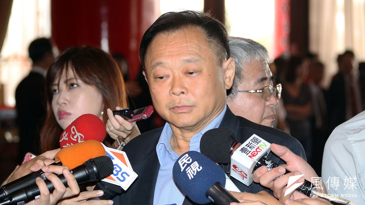 民主進步黨下午舉行全國黨員代表大會,台北市議員王世堅接受媒體訪問。(蘇仲泓攝) 民主進步黨下午舉行全國黨員代表大會,台北市議員王世堅接受媒體訪問。(蘇仲泓攝)