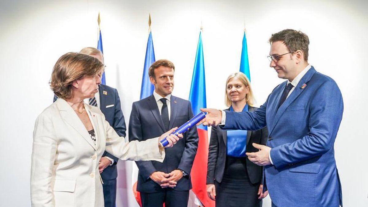 2022年6月30日,法國歐盟輪值主席國任期屆滿,由捷克接棒。(翻攝自捷克外交部長推特) 2022年6月30日,法國歐盟輪值主席國任期屆滿,由捷克接棒。(翻攝自捷克外交部長推特)