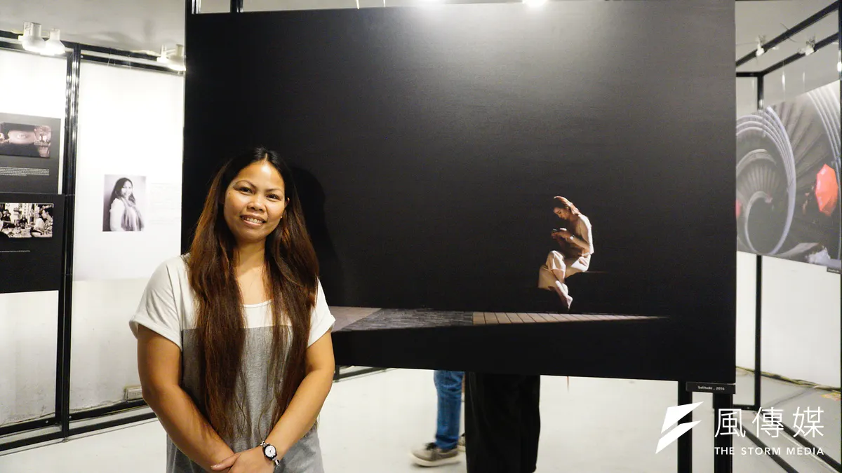 One-Forty於松菸舉辦「轉機台灣」年度攝影展,特別邀請移工攝影師Joan Pabona來台展示其作品,這也是她首場海外展覽。(蘇曉凡攝) One-Forty於松菸舉辦「轉機台灣」年度攝影展,特別邀請移工攝影師Joan Pabona來台展示其作品,這也是她首場海外展覽。(蘇曉凡攝)
