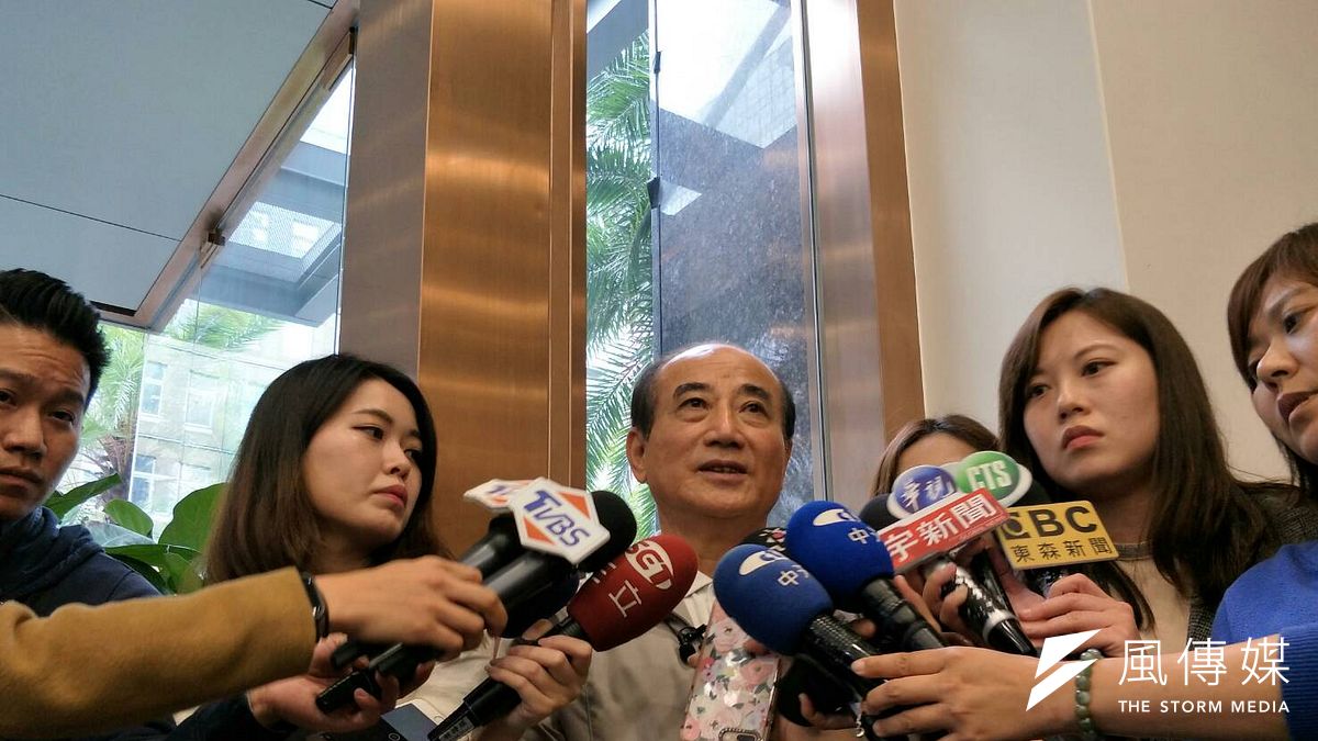 前立法院長王金平16日下午受訪時表示,他很肯定鴻海董事長郭台銘是一位成功的企業家,也是一位好領導,但若要參選,仍必須依照初選機制公平競爭。(周怡孜攝) 前立法院長王金平16日下午受訪時表示,他很肯定鴻海董事長郭台銘是一位成功的企業家,也是一位好領導,但若要參選,仍必須依照初選機制公平競爭。(周怡孜攝)