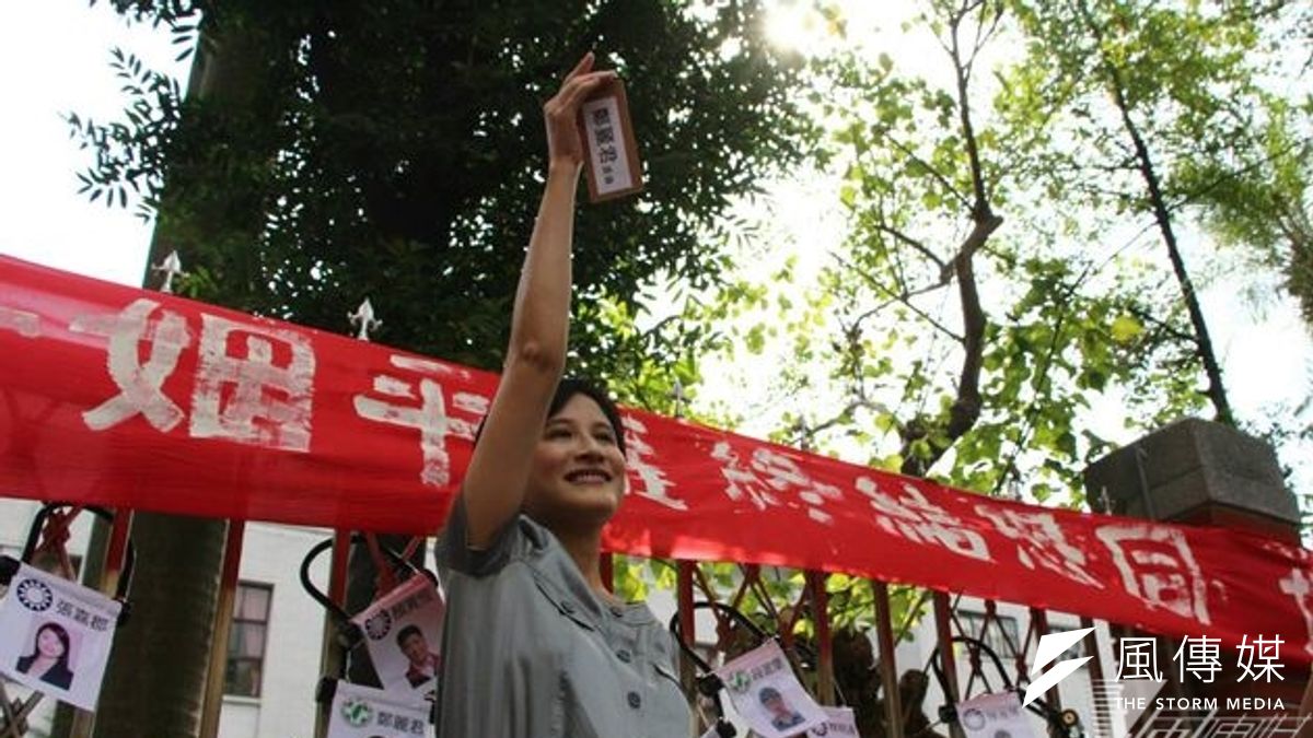 剛當媽媽的民進黨立委鄭麗君力挺婚姻平權,她說希望自己的孩子生長在平等自由不互相歧視的社會裡。(葉信菉攝) 剛當媽媽的民進黨立委鄭麗君力挺婚姻平權,她說希望自己的孩子生長在平等自由不互相歧視的社會裡。(葉信菉攝)