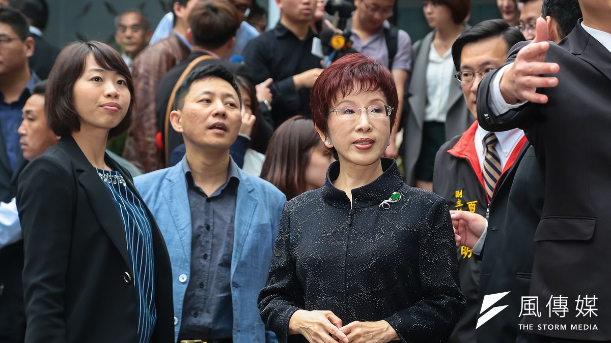 國民黨主席洪秀柱5日到慈湖謁陵。(顏麟宇攝) 國民黨主席洪秀柱5日到慈湖謁陵。(顏麟宇攝)