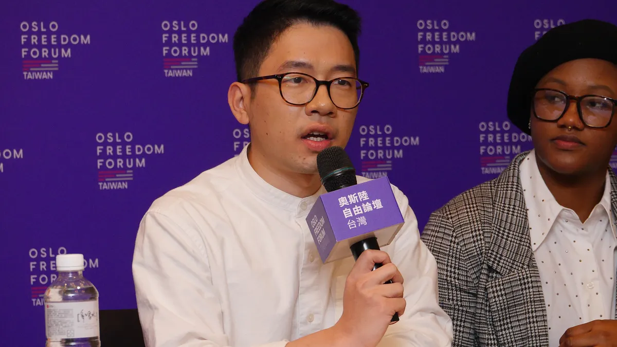 前香港眾志主席、現被香港警方通緝的羅冠聰(圖),9月27日自美國舊金山飛抵新加坡時,突然遭到扣留。(蔡親傑攝) 前香港眾志主席、現被香港警方通緝的羅冠聰(圖),9月27日自美國舊金山飛抵新加坡時,突然遭到扣留。(蔡親傑攝)