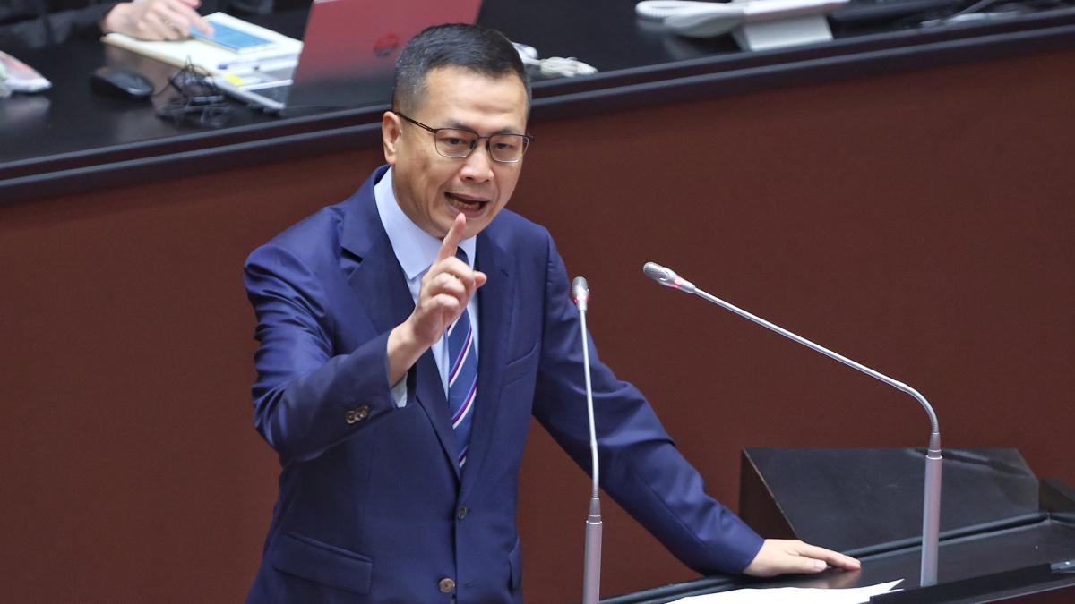 藍白審查賴清德彈劾案 羅智強批檢調成辦藍不辦綠的工具:理直氣壯的貪與壞