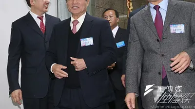 呂學樟受訪時表示,尊重醫療小組的專業醫師意見,若達成監獄行刑法要件,自然保外就醫,他將要求法務部,面對其他受刑人也要比照,要讓此案成為通案。(吳逸驊攝)