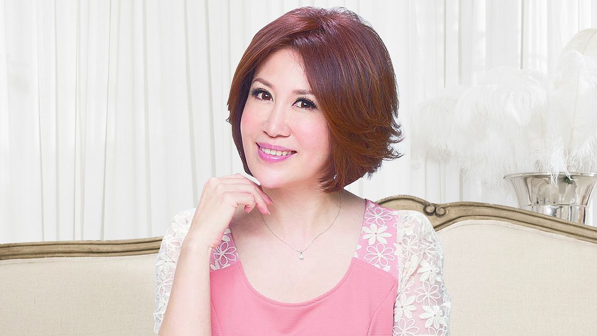 東森財經台主持人陳斐娟(見圖)被爆出違規接種好心肝疫苗,臉書慘遭網友灌爆。(資料照,取自陳斐娟臉書) 東森財經台主持人陳斐娟(見圖)被爆出違規接種好心肝疫苗,臉書慘遭網友灌爆。(資料照,取自陳斐娟臉書)