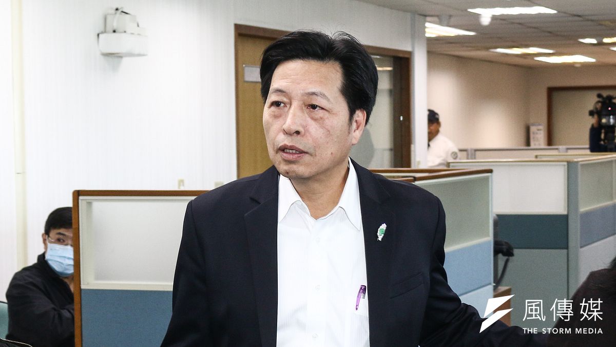 針對2020年總統大選,民進黨全代會「霸王條款」議題已發外界熱議。立委鄭寶清3日出席民進黨中執會表示如果一定要加「霸王」兩字,應該稱為「霸王別污條款」。(資料照,蔡親傑攝) 針對2020年總統大選,民進黨全代會「霸王條款」議題已發外界熱議。立委鄭寶清3日出席民進黨中執會表示如果一定要加「霸王」兩字,應該稱為「霸王別污條款」。(資料照,蔡親傑攝)