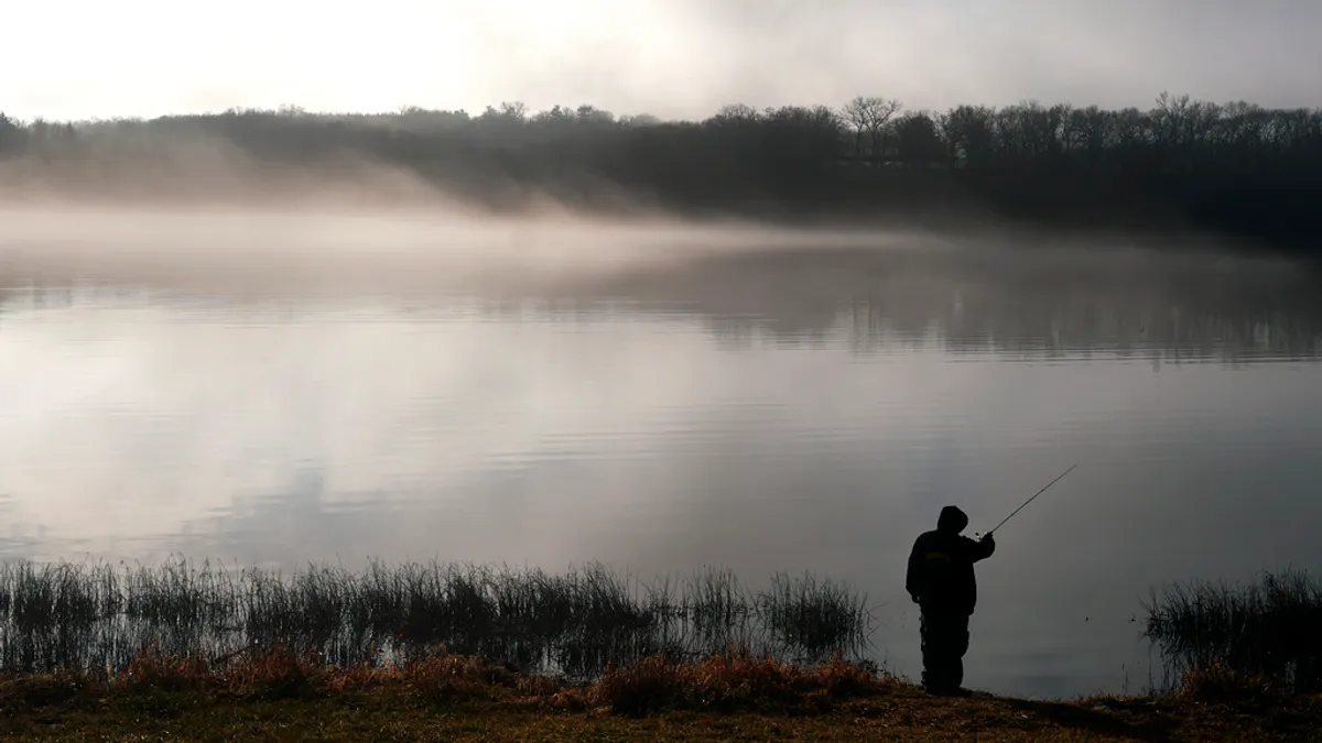 變化多端無法預想的雲霧為生活增添令人迷戀沉醉的意外情趣。(AP) 變化多端無法預想的雲霧為生活增添令人迷戀沉醉的意外情趣。(AP)