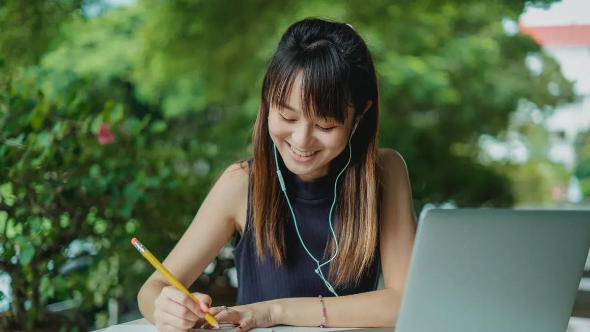 你有收聽房產相關的Podcast節目嗎?7大買賣房子最受用的Podcast頻道一次看。(示意圖 / 取自Pexels) 你有收聽房產相關的Podcast節目嗎?7大買賣房子最受用的Podcast頻道一次看。(示意圖 / 取自Pexels)