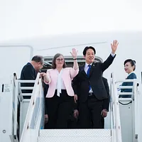 総統の頼清徳氏は内外から圧迫され、大罷免が完全に封じ込められた後、中南米訪問の予定がまたも米国トランプ政権により阻止された。(写真/頼清徳氏フェイスブックより) 総統の頼清徳氏は内外から圧迫され、大罷免が完全に封じ込められた後、中南米訪問の予定がまたも米国トランプ政権により阻止された。(写真/頼清徳氏フェイスブックより)