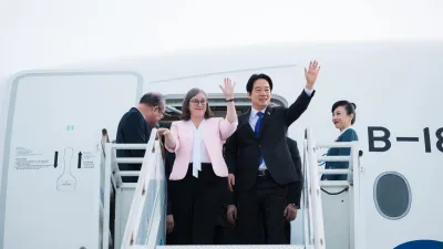圖為去年總統賴清德出訪太平洋友邦,過境美國夏威夷。(取自賴清德臉書)