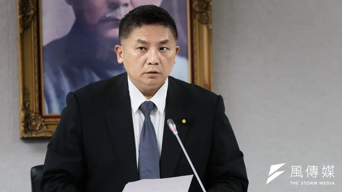 吳的身分證不是「G開頭」,他的「宜蘭血統」自然不如林來得「純正」,但這又有何妨?宜蘭女兒陳菊去到高雄選市長,高雄人可曾因她的出生而排斥她?蘇貞昌從屏東到台北去選縣長,台北縣民還不是一樣接受他?怎麼宜蘭人就要以狹隘的地域觀念,來給一個人「定生死」?圖為立委吳宗憲。(資料照,柯承惠攝)