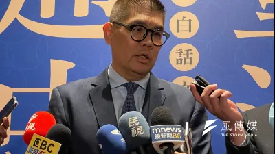 國民黨副主席連勝文7日下午出席《台灣通史:原文+白話文註釋》新書發表會,並在會前接受媒體聯訪。(鍾秉哲攝)