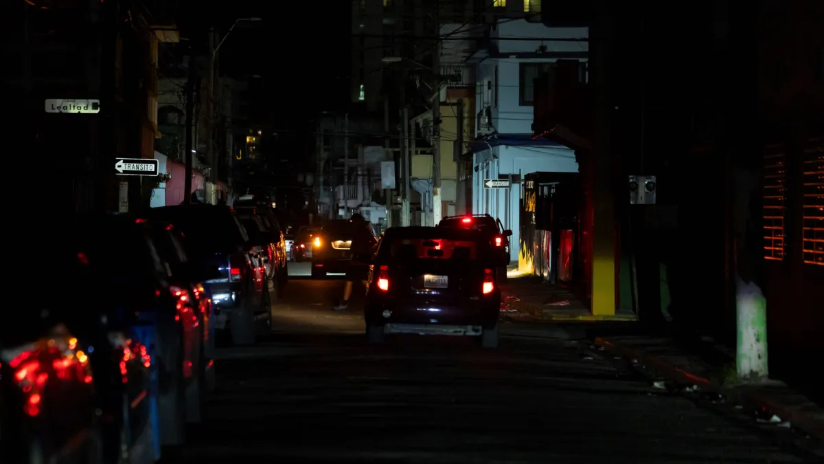 跨年夜波多黎各發生大停電,幾乎全島9成民眾都陷入黑暗。(美聯社)