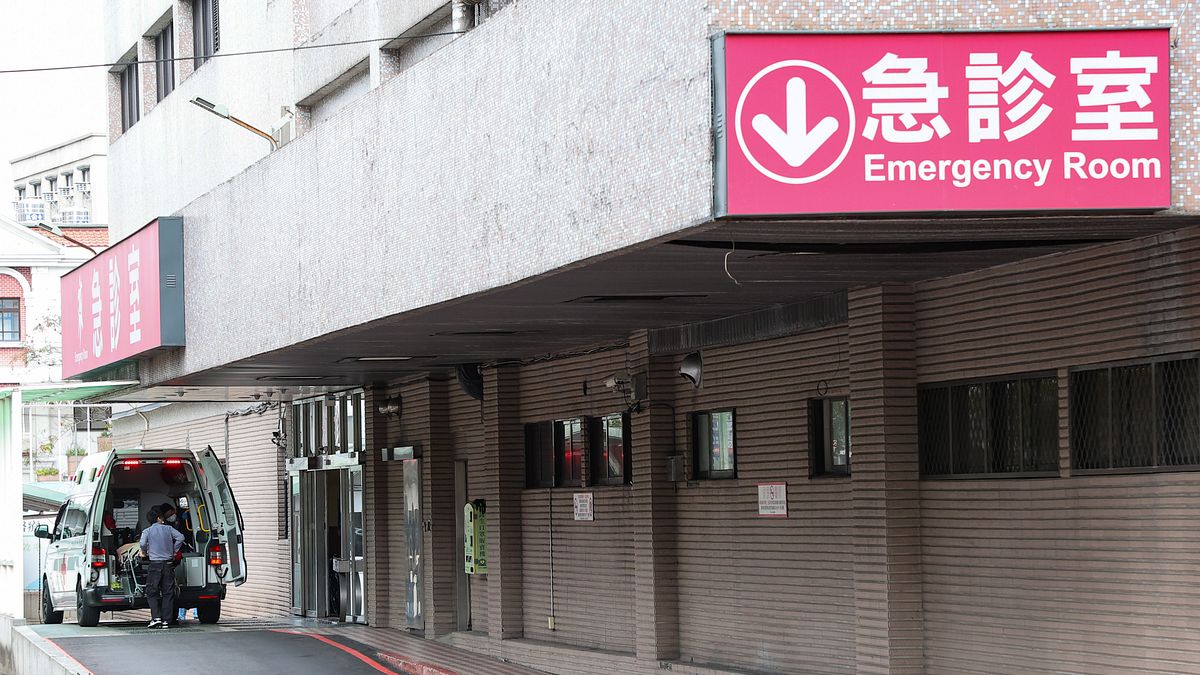 門診費擬漲到1200元,上路時程曝光!他揭感冒跑台大現象:健保快被玩壞了