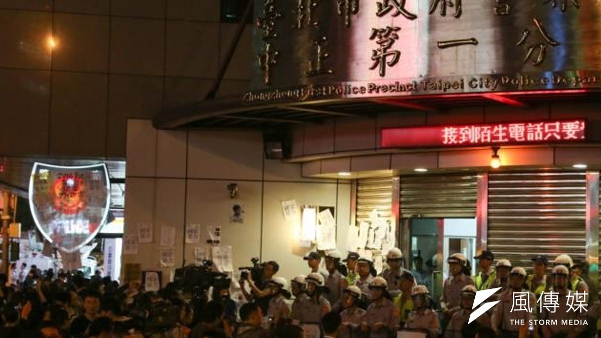 路過中正一分局群眾事件顯示台灣「破的窗戶」越來越多。(余志偉攝) 路過中正一分局群眾事件顯示台灣「破的窗戶」越來越多。(余志偉攝)