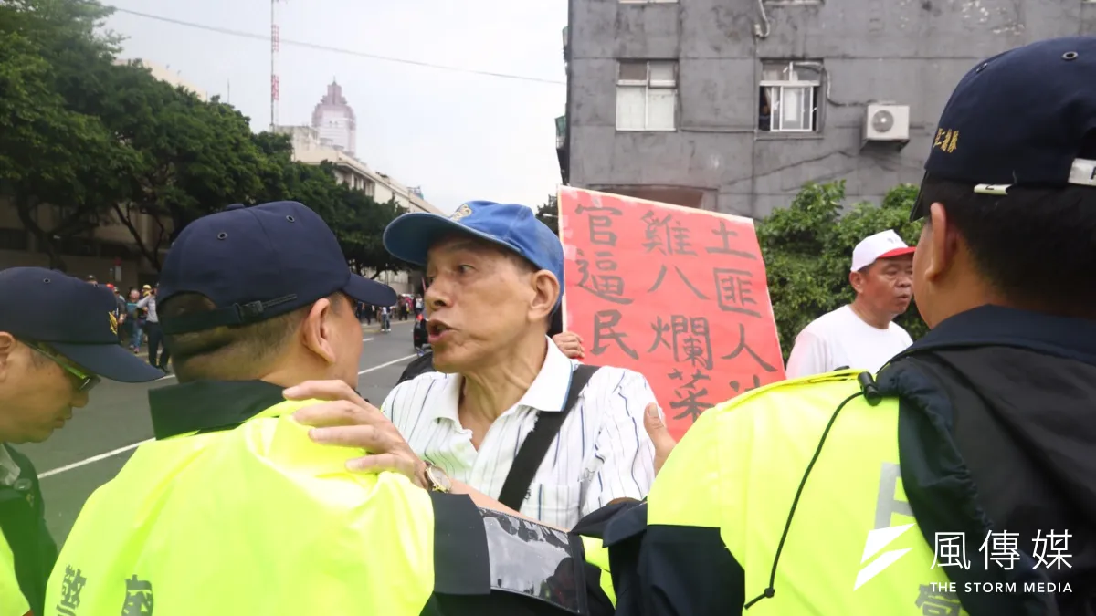 作者認為,基金經營績效是攸關身家財產的重要問題,怎麼可以隨便讓一些號稱領有金融相關證照的人來操盤就好了呢?(資料照,曾原信攝)