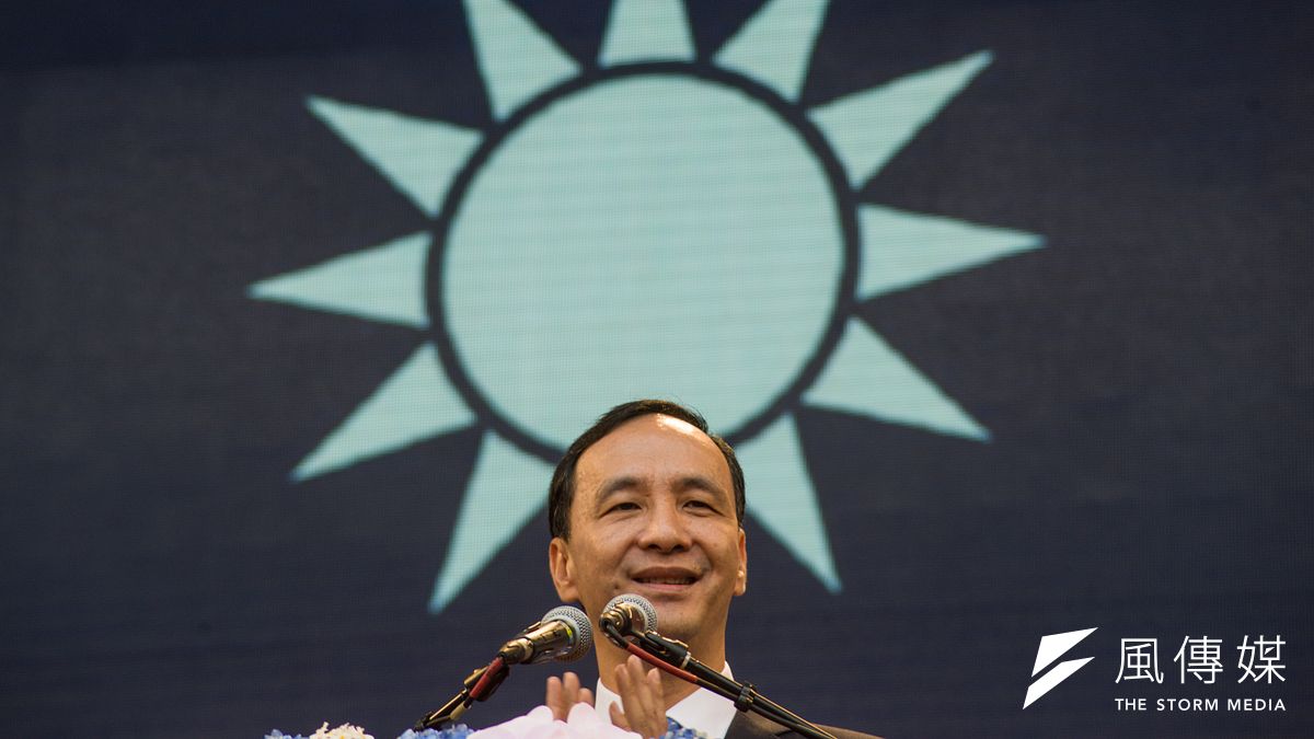 卸任新北市長朱立倫25日出席新任新北市長侯友宜的就職交接典禮,正式表態將投入2020年總統選舉。(甘岱民攝) 卸任新北市長朱立倫25日出席新任新北市長侯友宜的就職交接典禮,正式表態將投入2020年總統選舉。(甘岱民攝)