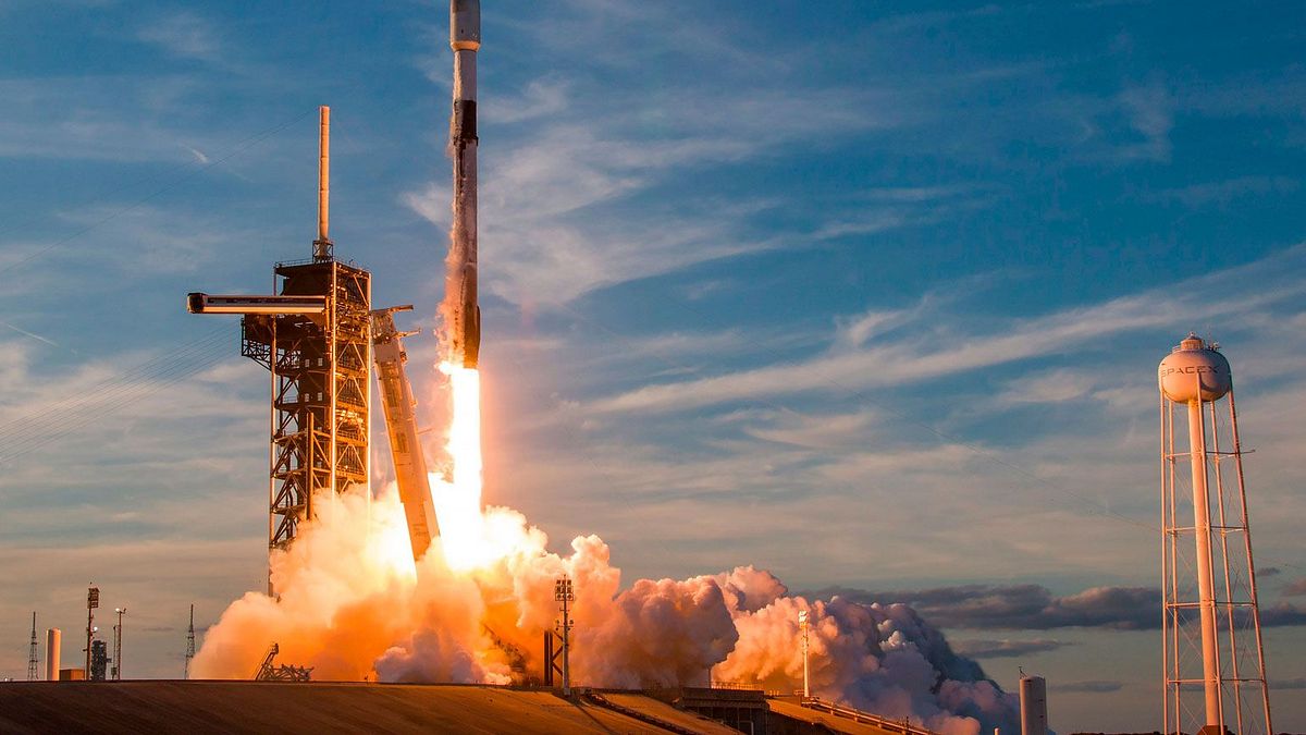 SpaceX發射自家衛星。(美聯社) SpaceX發射自家衛星。(美聯社)