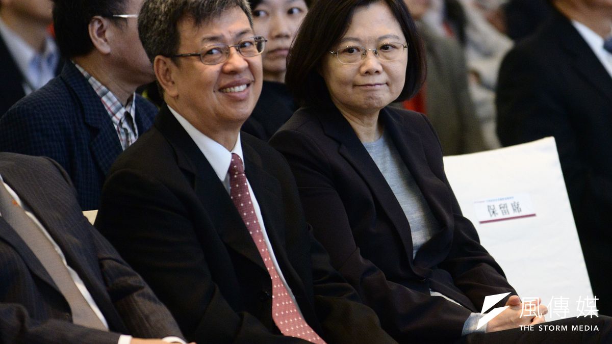 新政府該處理「三無生技公司」帶來的生技大泡沫。圖為蔡英文、陳建仁出席生技產業國際策略峰會。(資料照片,林俊耀攝) 新政府該處理「三無生技公司」帶來的生技大泡沫。圖為蔡英文、陳建仁出席生技產業國際策略峰會。(資料照片,林俊耀攝)