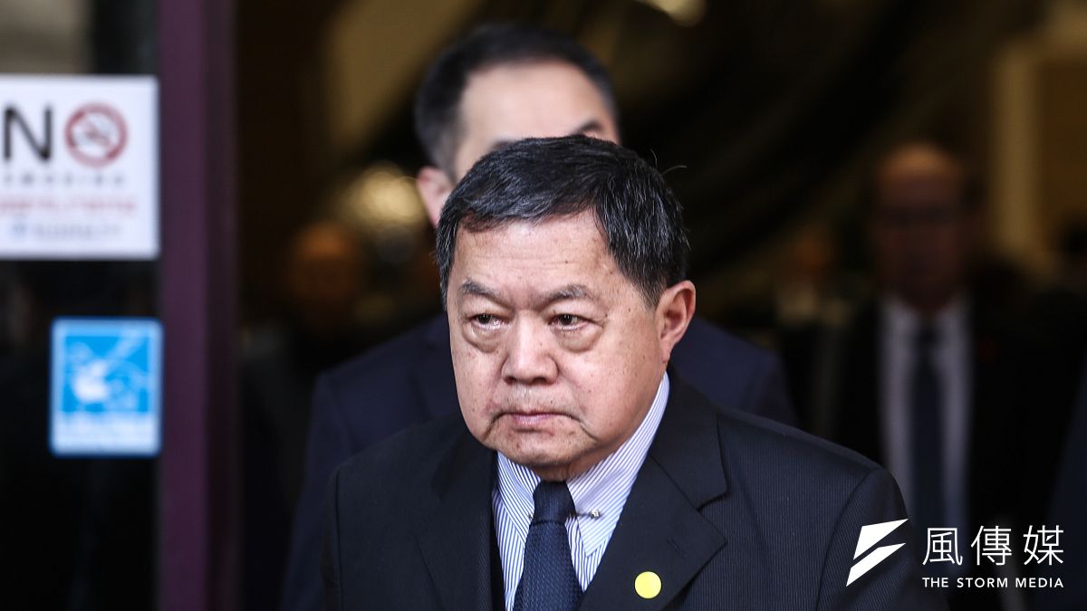 本次《信託法》修法後,遠東集團總裁徐旭東(見圖)捐贈之「徐有庠家族公益信託基金」,若信託資產過半數來自於捐贈人家族,就不能回頭購買該集團之股票。(資料照,陳品佑攝)(陳品佑攝) 本次《信託法》修法後,遠東集團總裁徐旭東(見圖)捐贈之「徐有庠家族公益信託基金」,若信託資產過半數來自於捐贈人家族,就不能回頭購買該集團之股票。(資料照,陳品佑攝)(陳品佑攝)