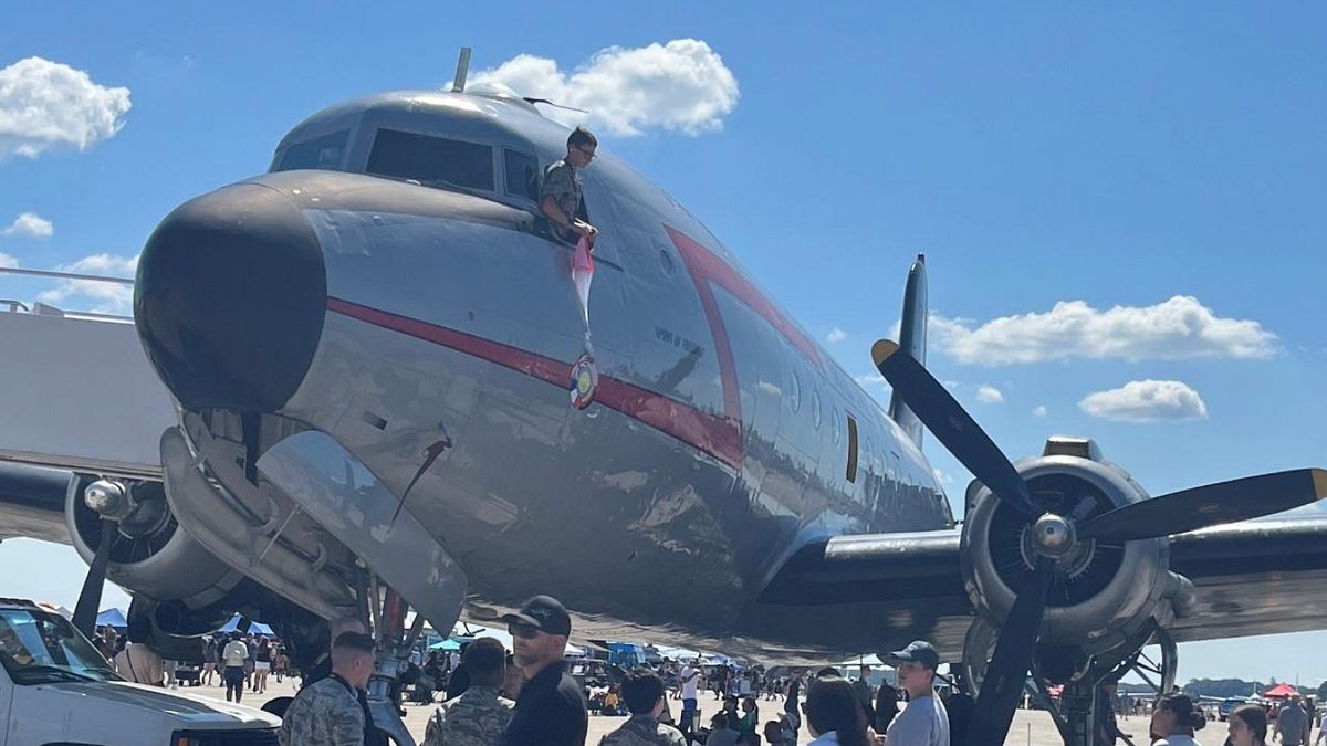 許劍虹專欄:談電影《無問東西》裡的「糖果轟炸機」