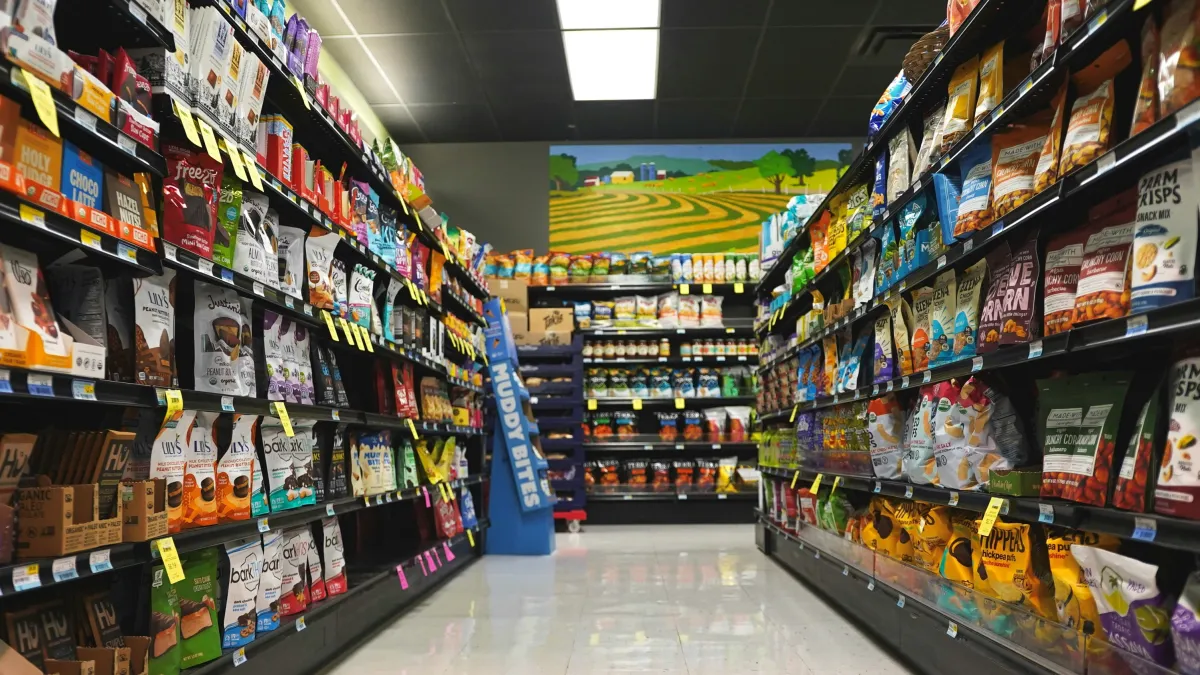 自7月1日起,家樂福量販店將正式更名為「萬家福」(PROSPERiTY PLAZA),旗下的超市體系則變更為「樂家康」(Uni-PROSPERiTY)。(示意圖/取自unsplash)