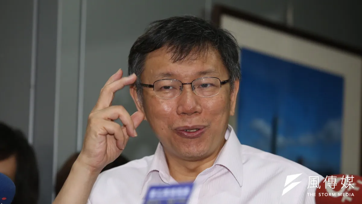 台北市16日邀請親民黨黨主席宋楚瑜到場演說,台北市長柯文哲也在場。(林韶安攝)