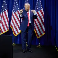2026年1月6日、ワシントンD.C.、アメリカ大統領ドナルド・トランプ氏が共和党議員の年次政策会議で演説を終えた後、退場時に踊りだした。(写真/AP通信提供) 2026年1月6日、ワシントンD.C.、アメリカ大統領ドナルド・トランプ氏が共和党議員の年次政策会議で演説を終えた後、退場時に踊りだした。(写真/AP通信提供)